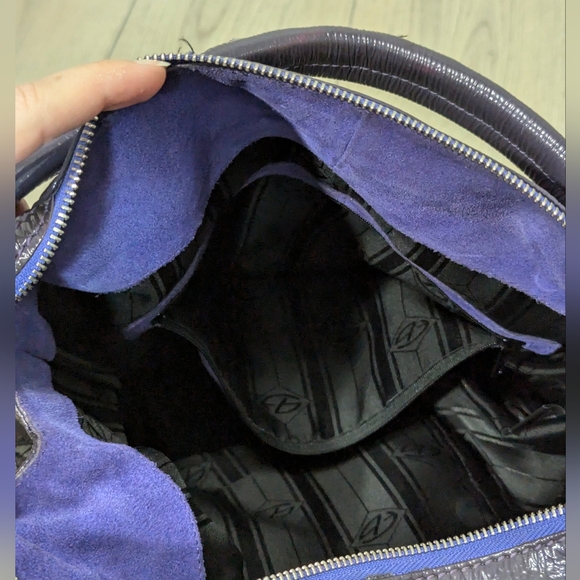 Francesco Biasia Purple oil slick leather over sized unique shoulder bag - Picture 7 of 15